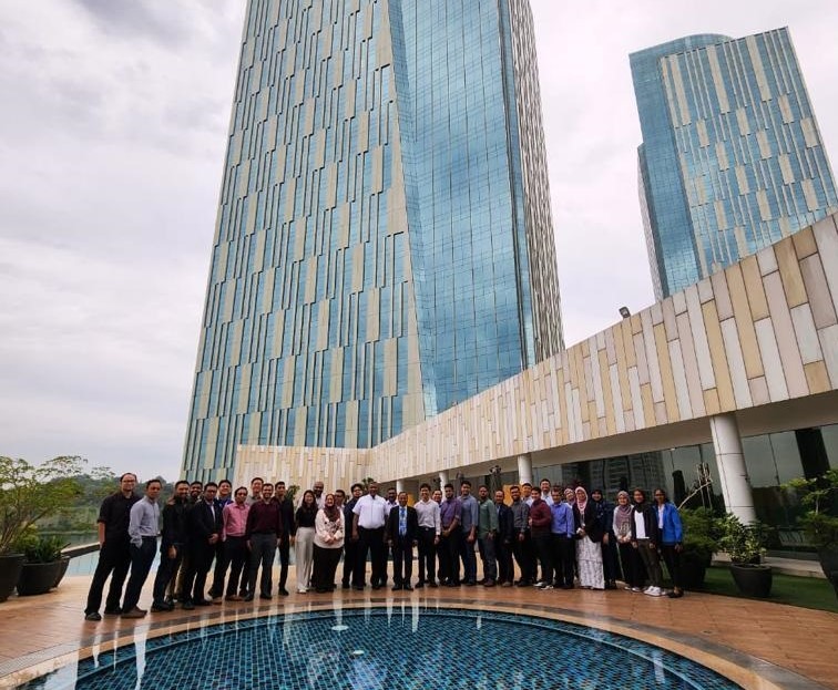 Group photo of the 33 participants in the informative 5-day training session at the esteemed Indian Institute of Technology in Kanpur.